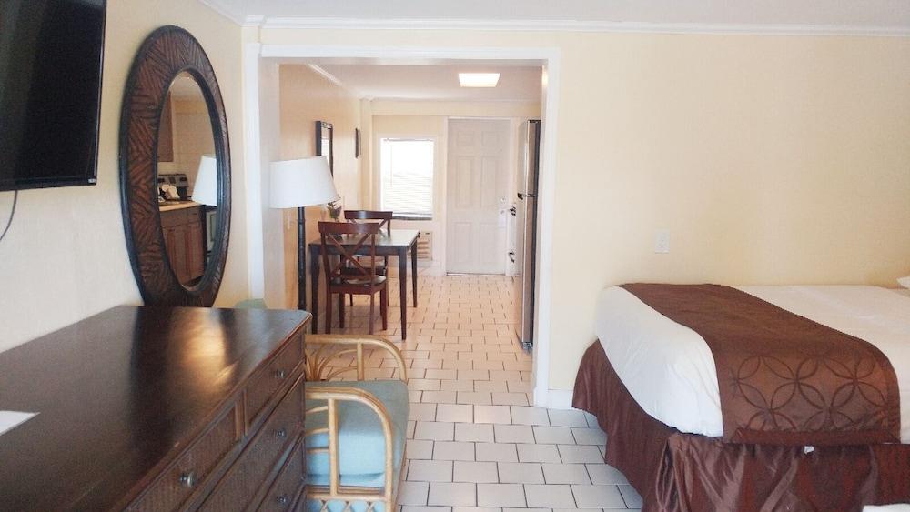 Hidden Harbor Suites Fort Myers Beach Exterior photo